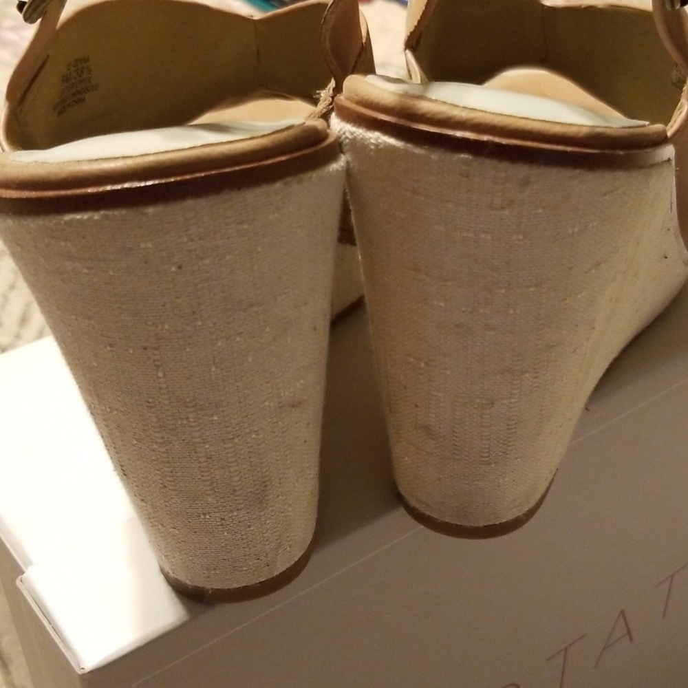 Wedge - Picture 2 of 4